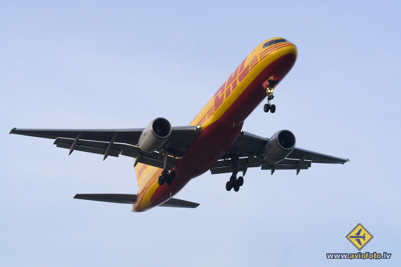Boeing 757-236(SF)
