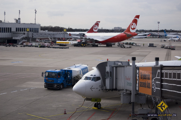 Boeing 737-53S