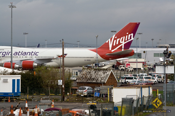 Boeing 747-443