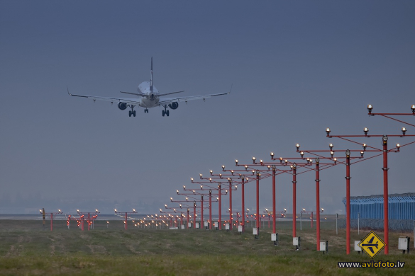 Embraer 170STD (ERJ-170-100STD)