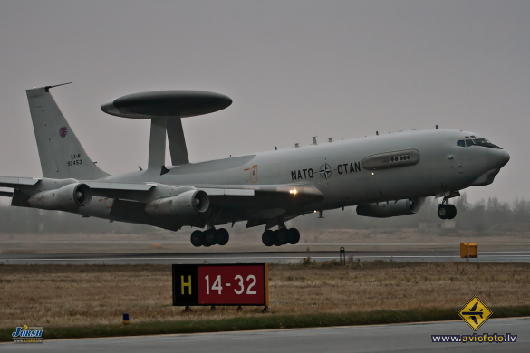 Boeing E-3A Sentry (707-300)