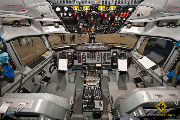 Boeing E-3A Sentry (707-300)