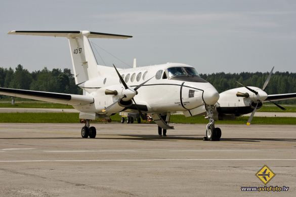 Beech C-12F Huron (B200C)