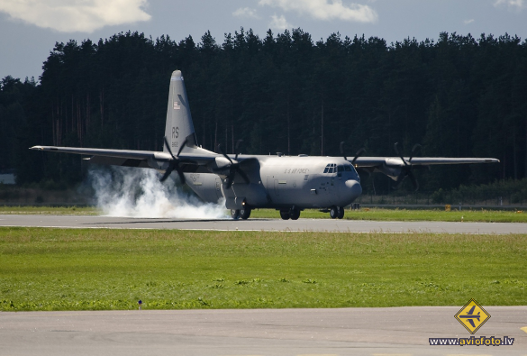 Lockheed Martin C-130J-30 Hercules (L-382)