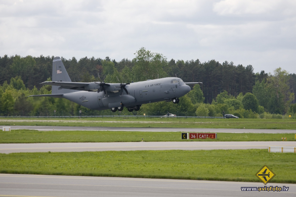 Lockheed Martin C-130J-30 Hercules (L-382)