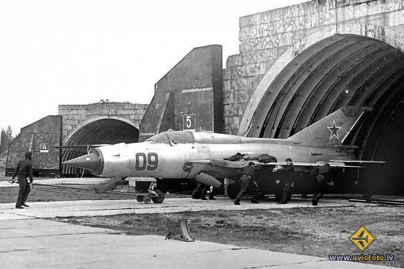 Mikoyan-Gurevich MiG-21PFM