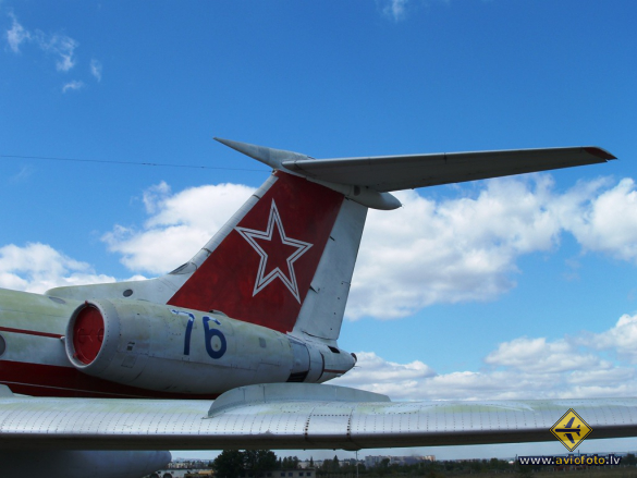 Tupolev Tu-134UShS