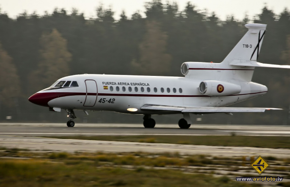 Dassault Falcon 900B
