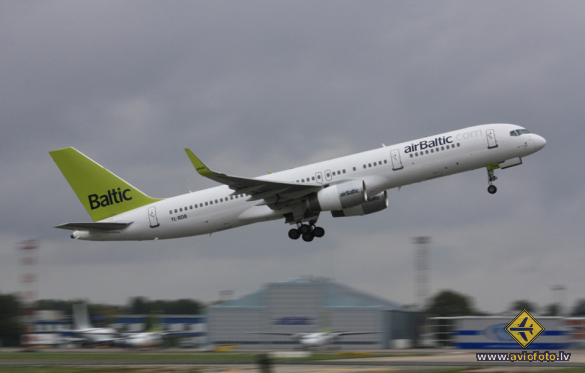 Boeing 757-256