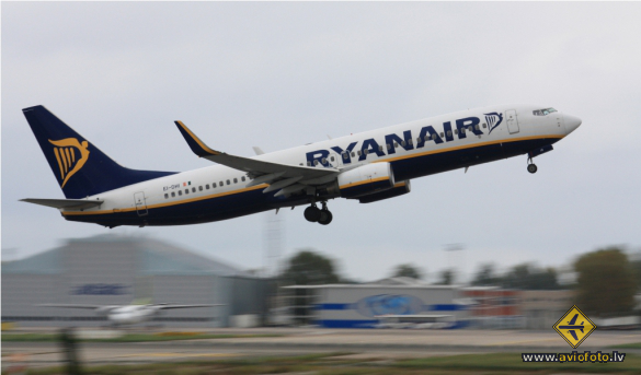 Boeing 737-8AS