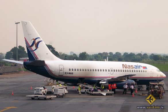 Boeing 737-2Q8