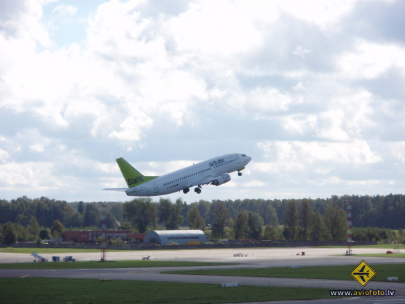 Boeing 737-31S