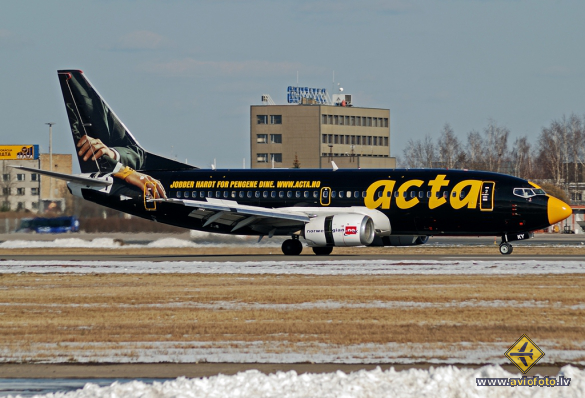Boeing 737-33S