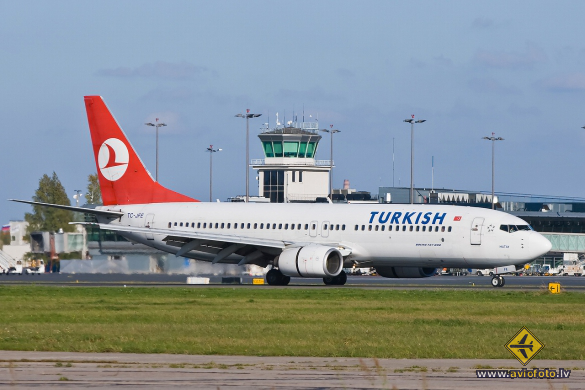 Boeing 737-8F2