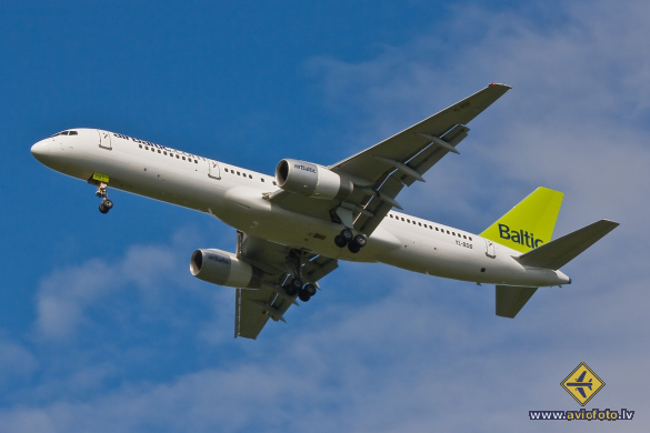 Boeing 757-256