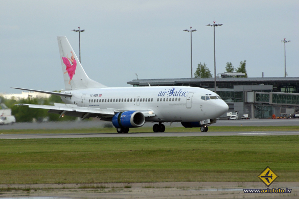 Boeing 737-505