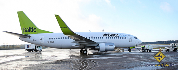 Boeing 737-36Q