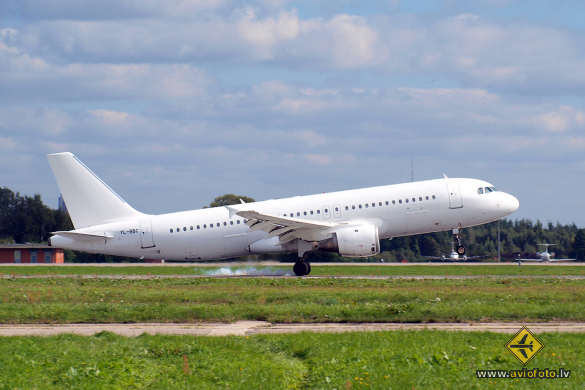 Airbus A320-211