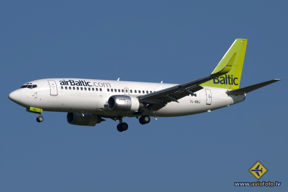 Boeing 737-36Q