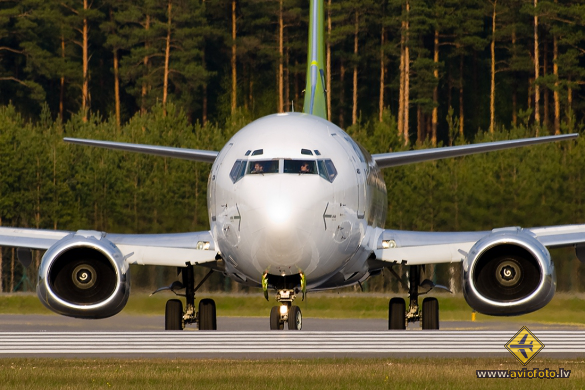 Boeing 737-31S
