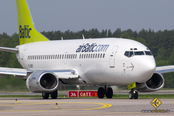 Boeing 737-36Q