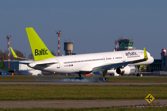 Boeing 757-256
