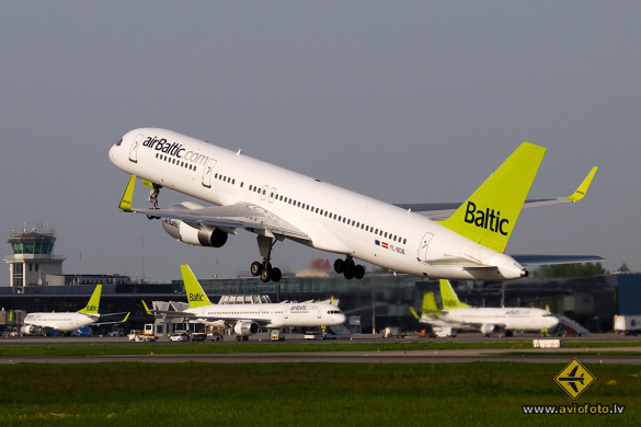 Boeing 757-256