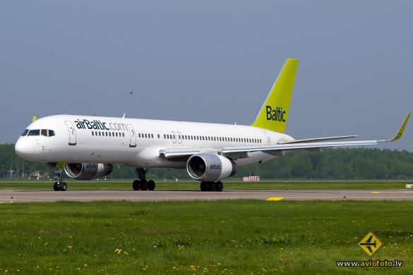 Boeing 757-256