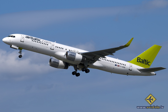 Boeing 757-256