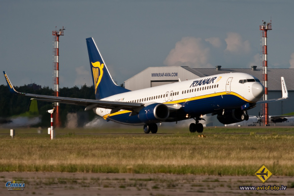 Boeing 737-8AS