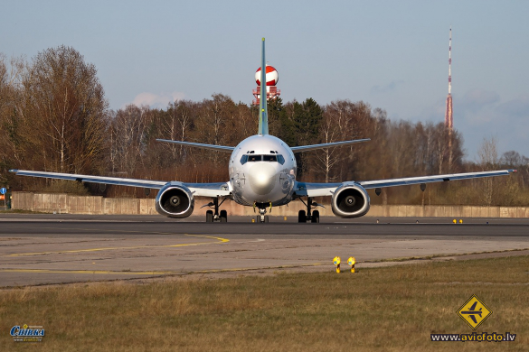 Boeing 737-31S