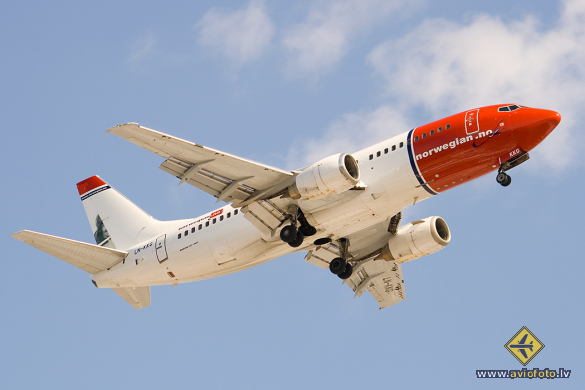 Boeing 737-3K2