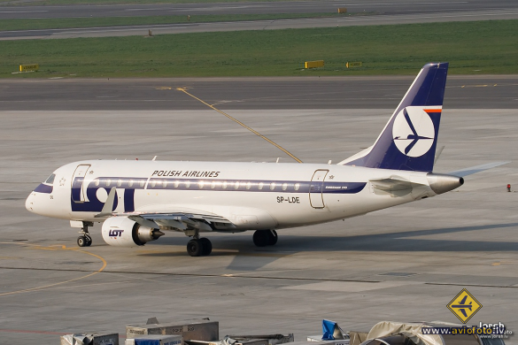 Embraer 170STD (ERJ-170-100STD)