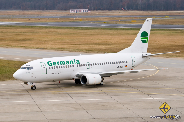 Boeing 737-3M8
