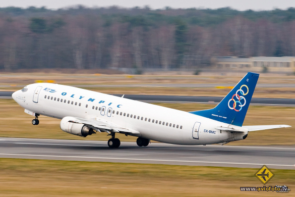 Boeing 737-42J