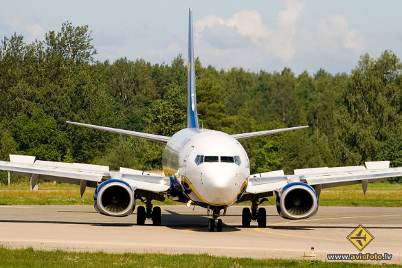 Boeing 737-8AS