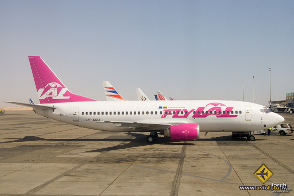Boeing 737-322