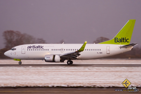 Boeing 737-33V