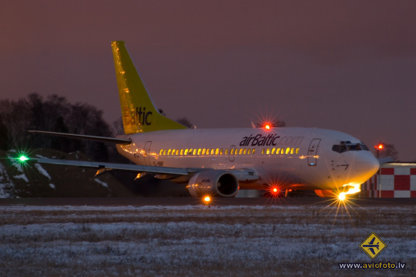 Boeing 737-522