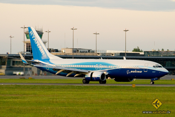 Boeing 737-8AS