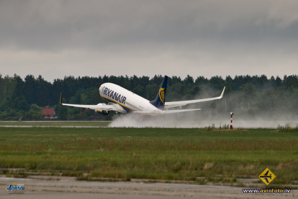 Boeing 737-8AS