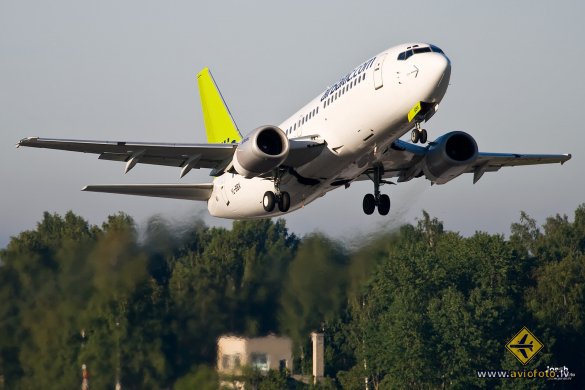 Boeing 737-36Q
