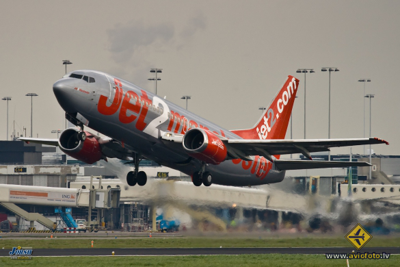 Boeing 737-330