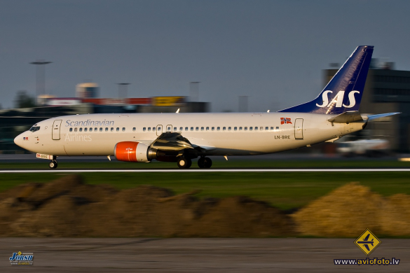 Boeing 737-405