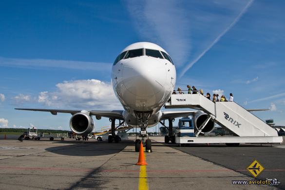 Boeing 757-256