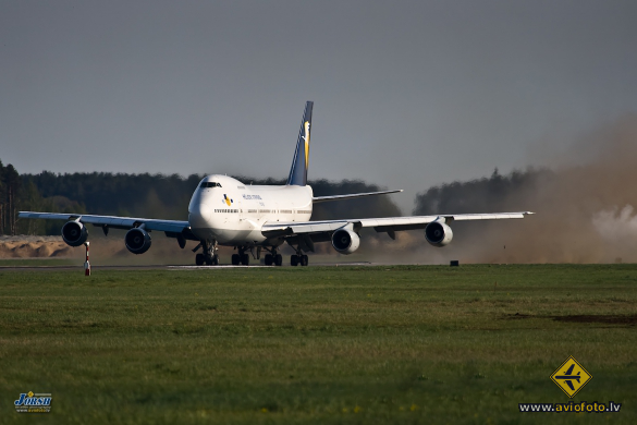 Boeing 747-230B