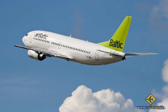 Boeing 737-36Q