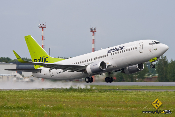 Boeing 737-33V