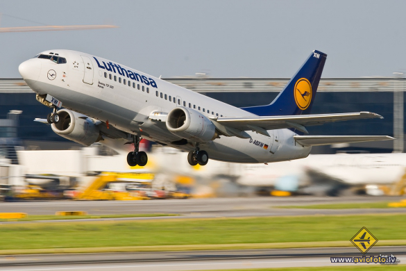 Boeing 737-330