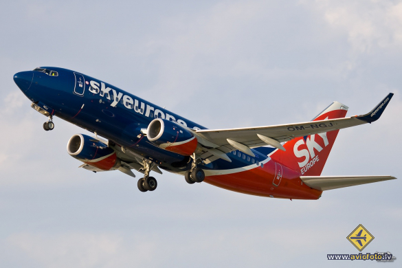 Boeing 737-76N